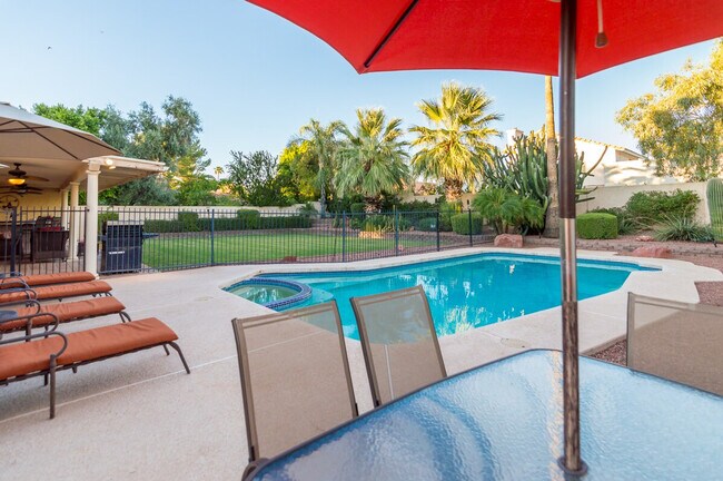 Building Photo - 16025 N 58th Pl