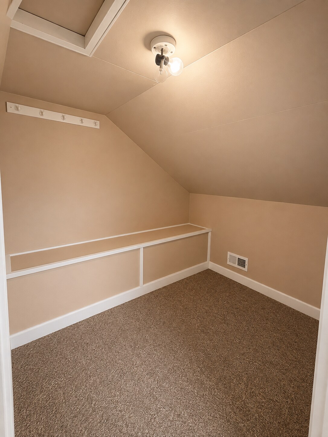 Building Photo - 346 2nd St