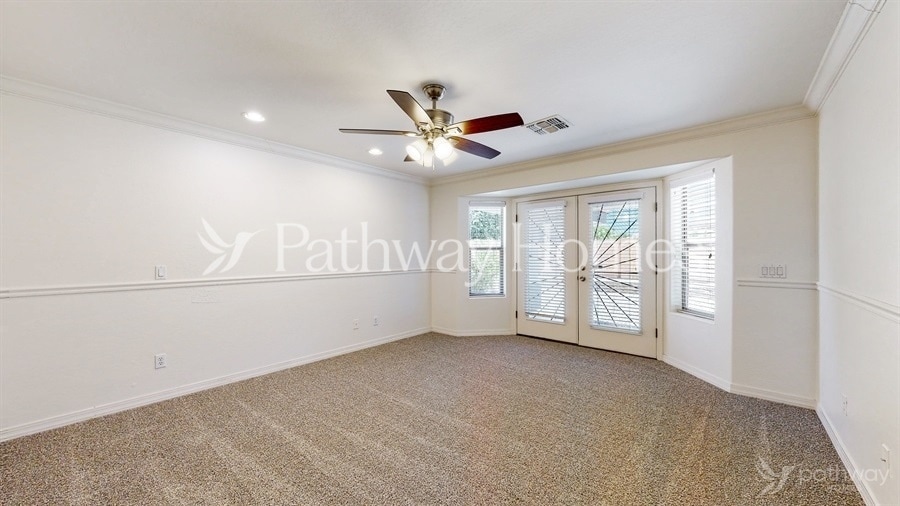 Building Photo - 43290 W Griffis Dr