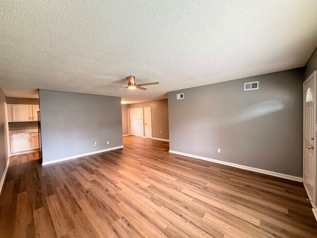 Building Photo - 3884 Kerston Dr