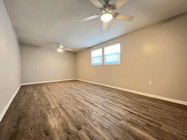 Building Photo - 408 Ramona Ave