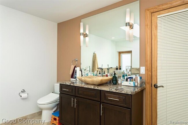 Building Photo - 30384 Castleford Ct