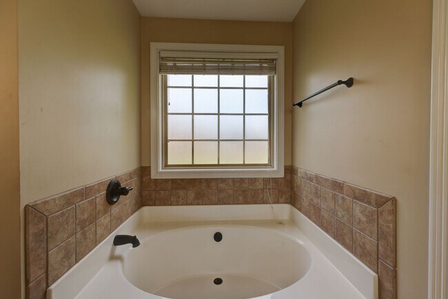 Building Photo - 2924 Brewster Drive
