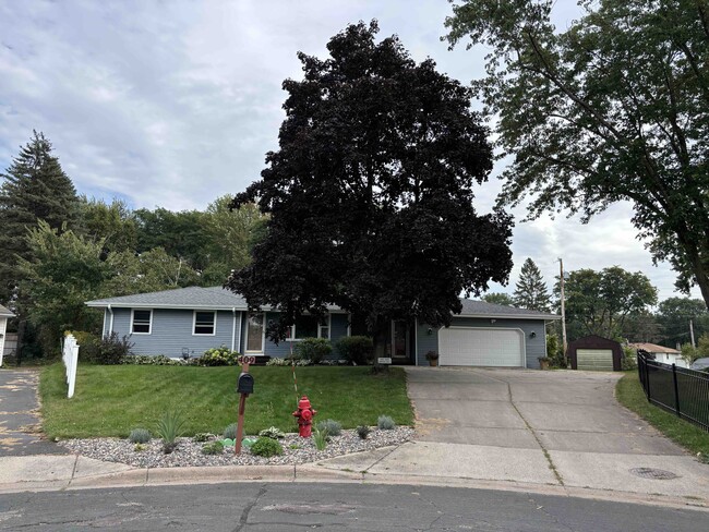 Primary Photo - 409 Meadow Ct