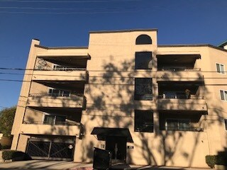 Building Photo - 451 S Barrington Ave