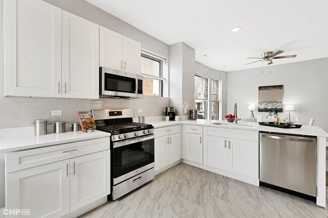 Building Photo - 416 E 44th St