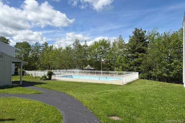Building Photo - 42 Krier Ln