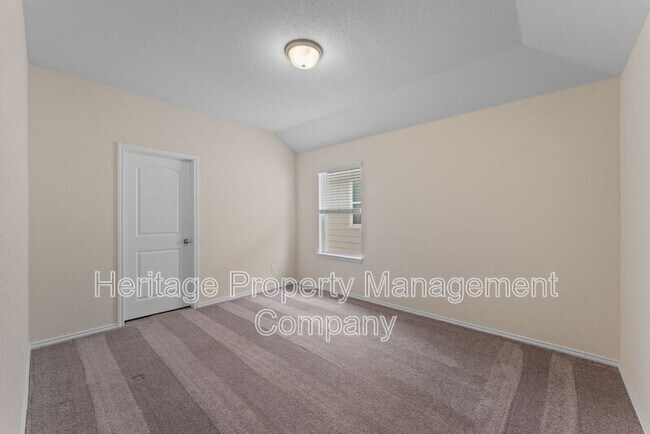 Building Photo - 942 Blue Violet