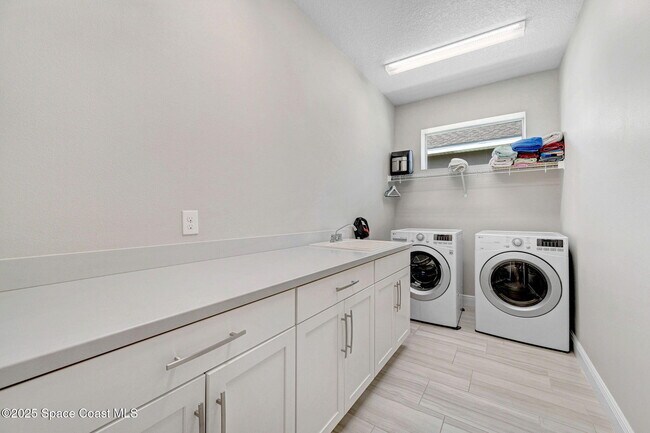 Building Photo - 7506 Millbrook Ave