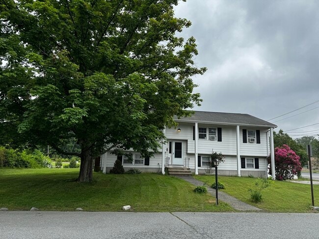 Primary Photo - 7 Tiffany Dr