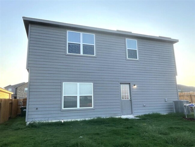 Building Photo - 1001 Riverdale Cove