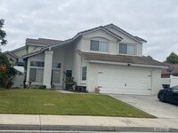 Building Photo - 4 bedroom 2.5 bath + Office Home in beauti...