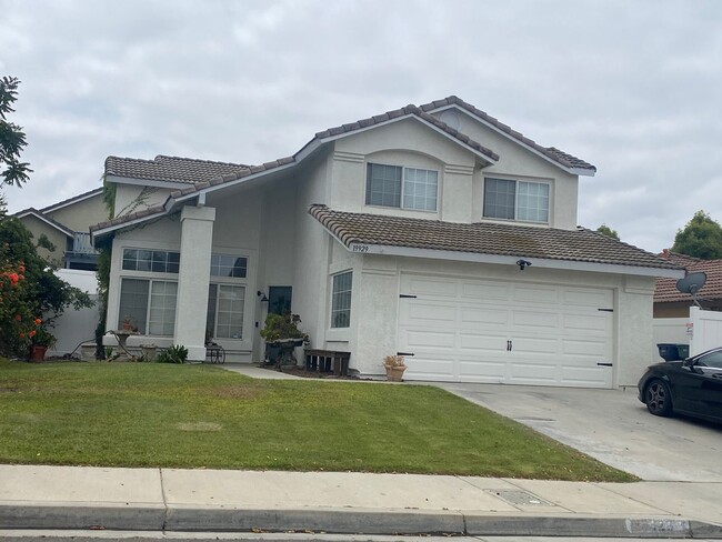 Primary Photo - 4 bedroom 2.5 bath + Office Home in beauti...