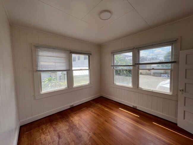 Building Photo - 779 Mahiai Pl