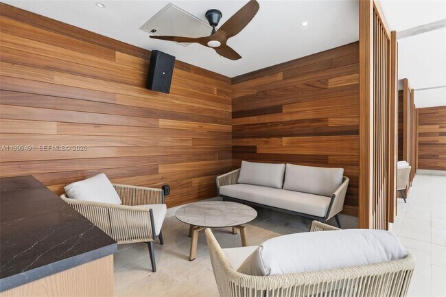 Building Photo - 20 NE 11th St