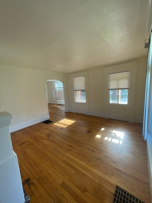 Building Photo - Spacious 5-Bedroom Home Near EMU