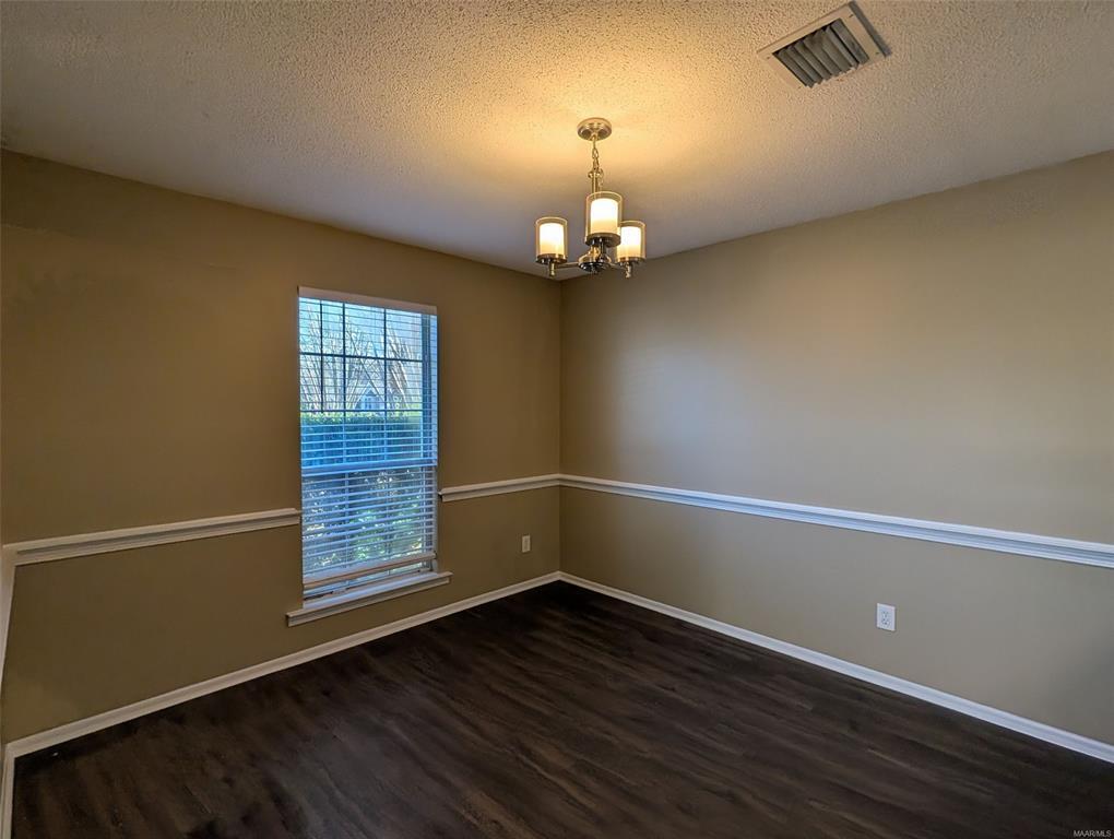 Building Photo - 5902 Carmel Dr