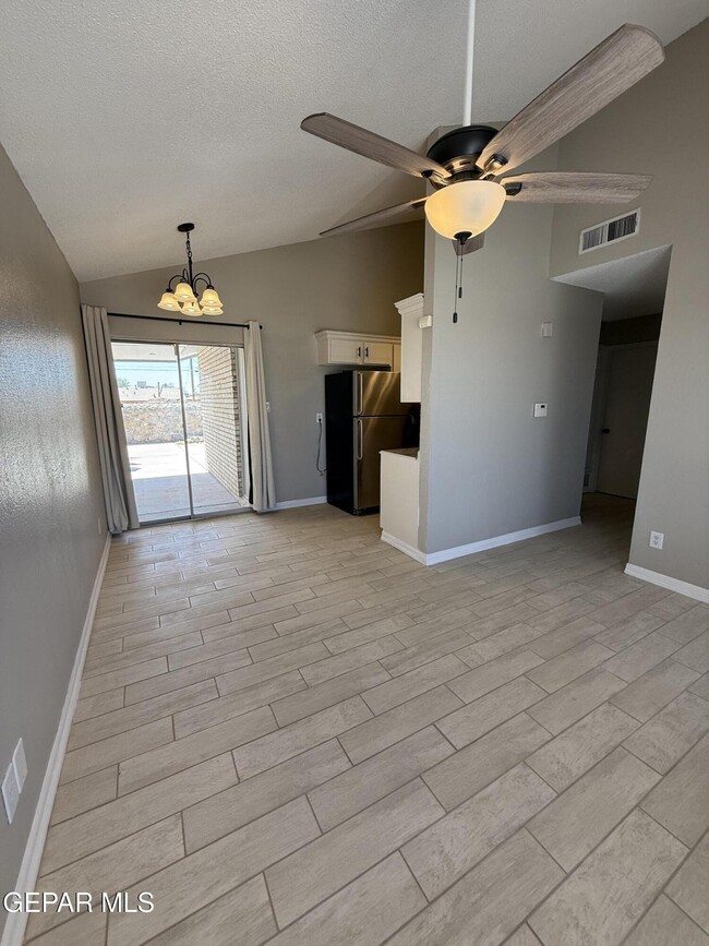 Building Photo - 9128 Bur Oak Cir
