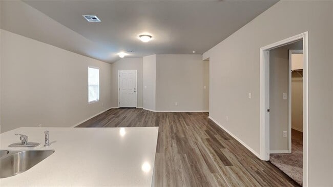 Building Photo - 1432 Dustin Dr