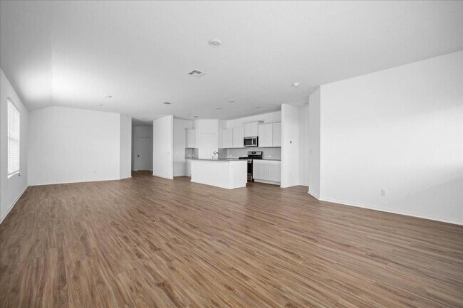 Building Photo - 404 Escondido Cir