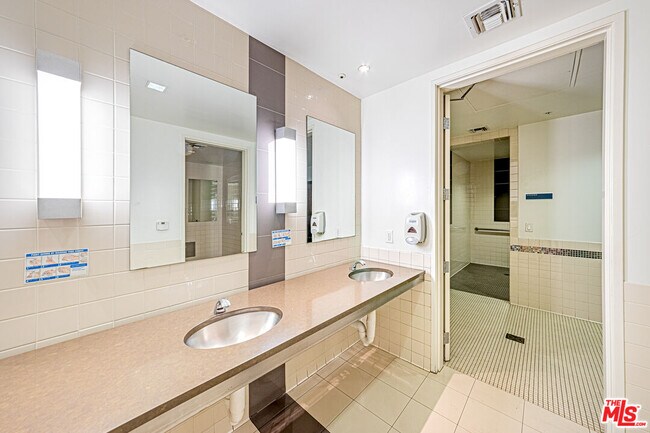 Building Photo - 1234 Wilshire Blvd