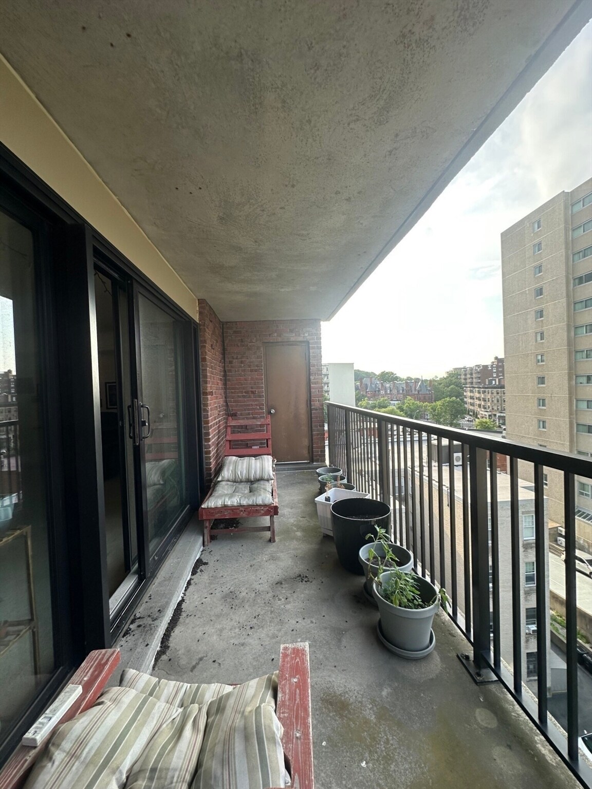 Building Photo - 41 Marion St