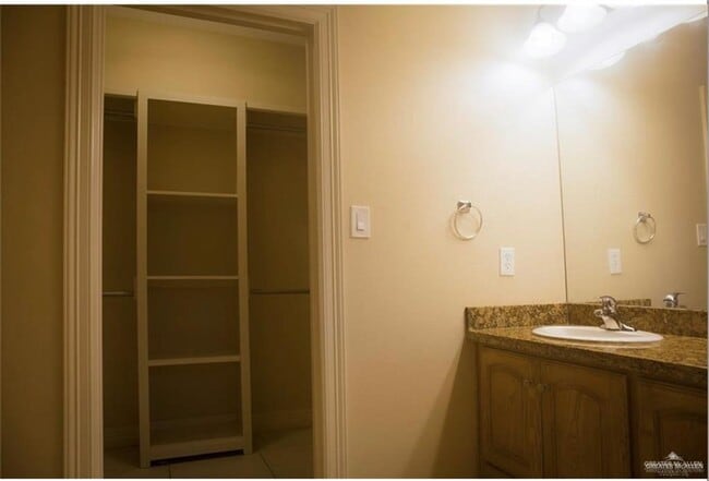 Building Photo - 4905 S Hummer Ln