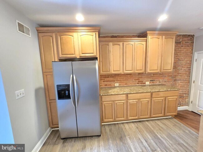 Building Photo - 112 N Luzerne Ave