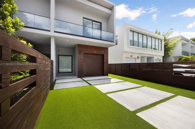 Building Photo - 2962 Coconut Ave