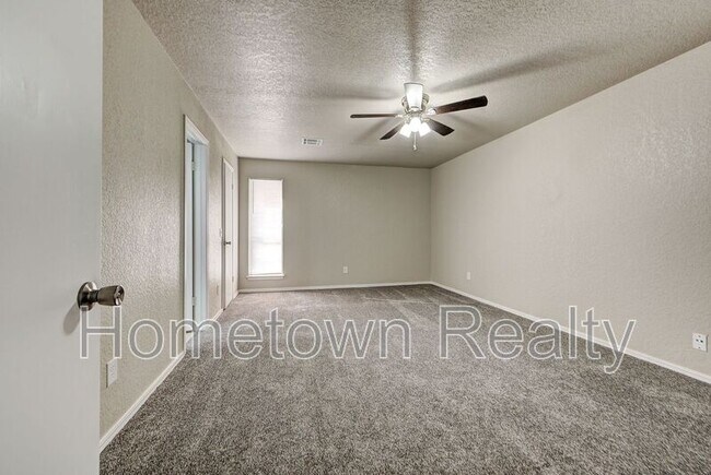 Building Photo - 6460 W Hefner Rd