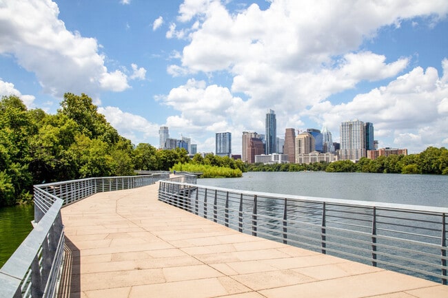 Building Photo - 1620 E Riverside Dr