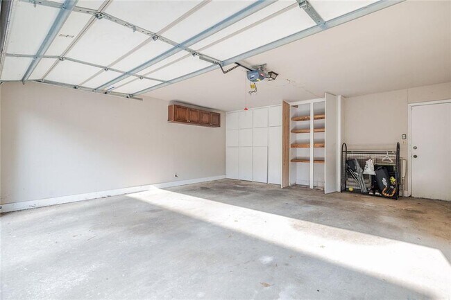 Building Photo - 5170 Chemin De Vie NE