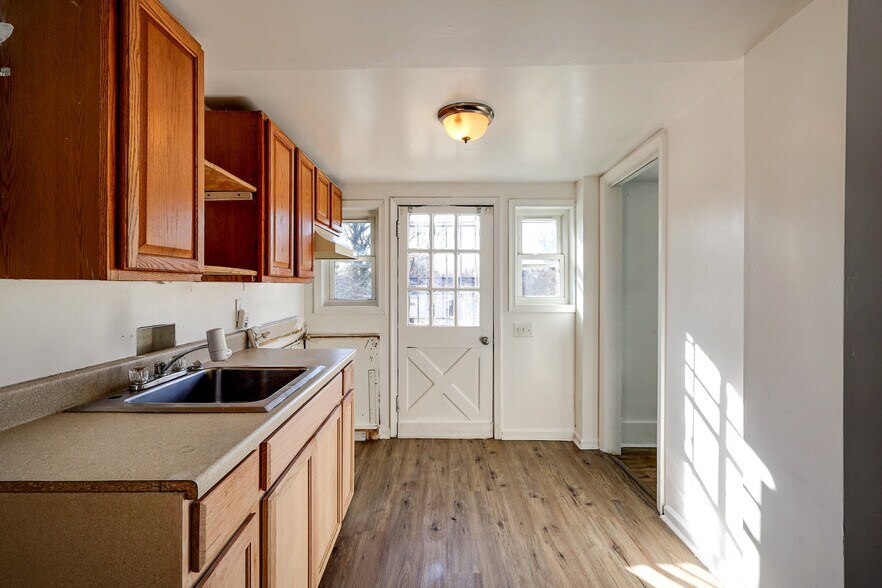 Building Photo - 6120 Otis St