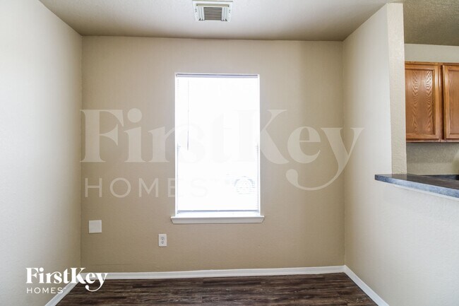 Building Photo - 1661 Nichole Woods Dr