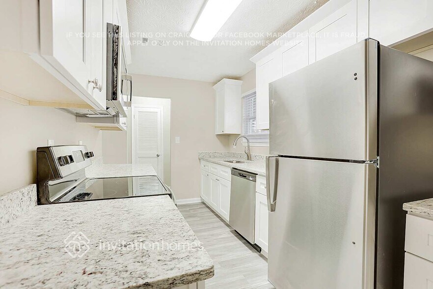 Building Photo - 210 Hunt Ridge Dr