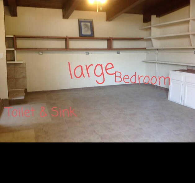 Building Photo - 0000 S Giddings St