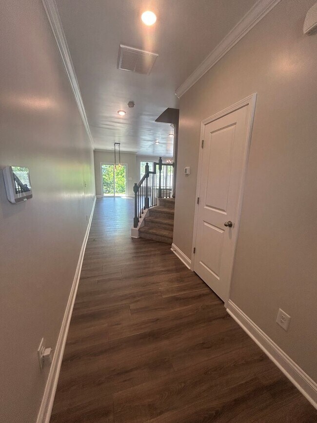 Building Photo - Modern Fountain Park Townhome with Open Floor Plan & 9’ Ceilings