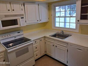 Building Photo - 540 Sunbrook Manor Dr