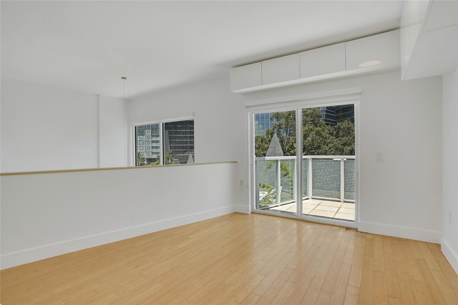 Building Photo - 1528 Brickell Ave