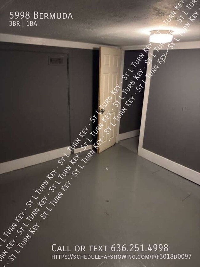 Building Photo - 5998 Bermuda-