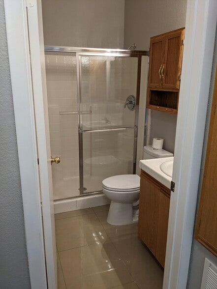 Building Photo - 6201 E Lake Mead Blvd