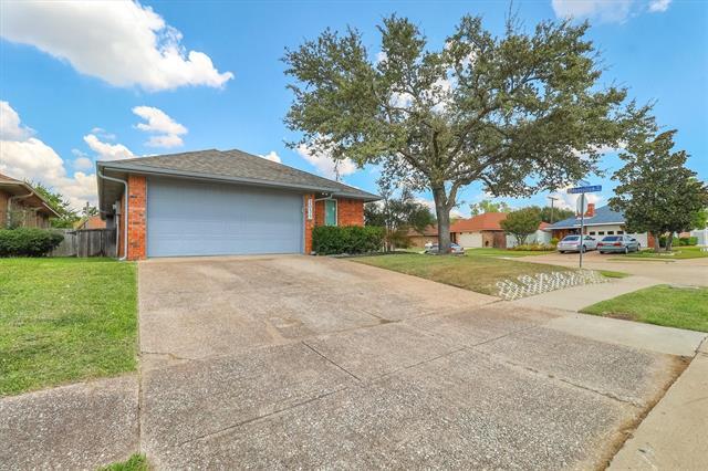 Building Photo - 2039 Avignon Dr