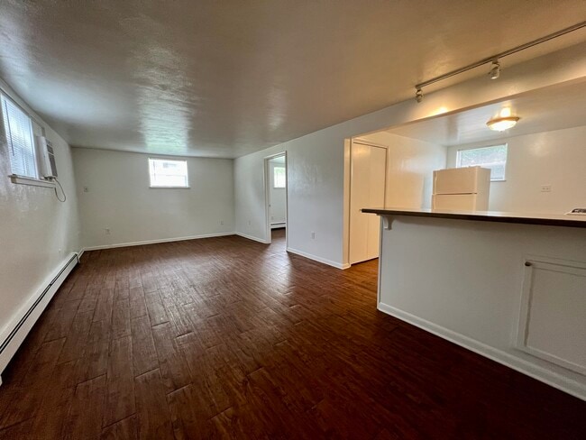Building Photo - 316 N Locust St