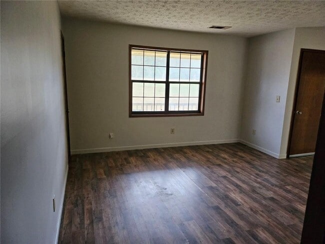 Building Photo - 2835 Springdale Rd