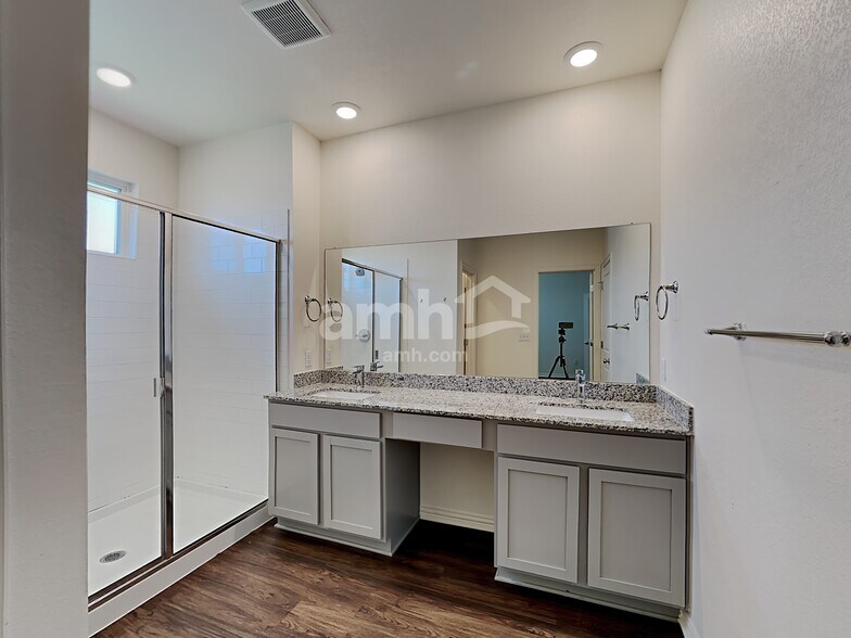 Building Photo - 168 Pebble Creek Run
