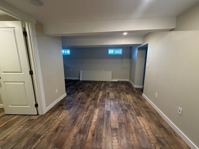 Building Photo - 3-bedroom 2-bathroom Single Family Home
