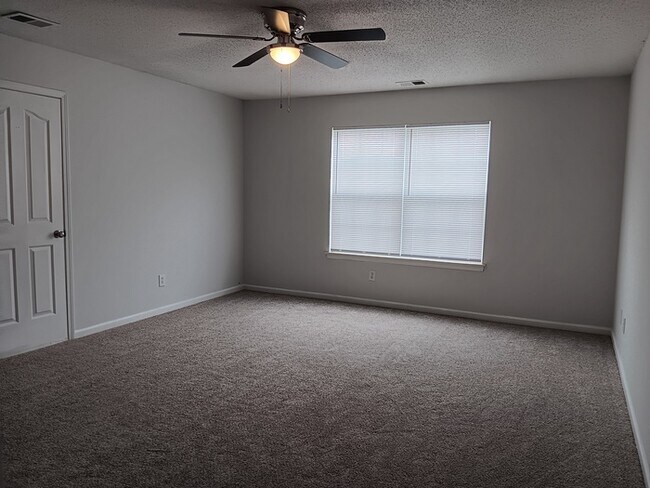 Building Photo - 2540 Governors Pointe Ct NE