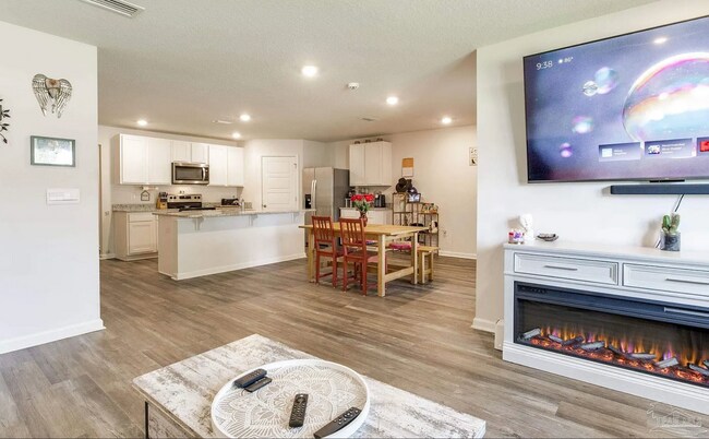 Building Photo - 9768 MilleeLoop