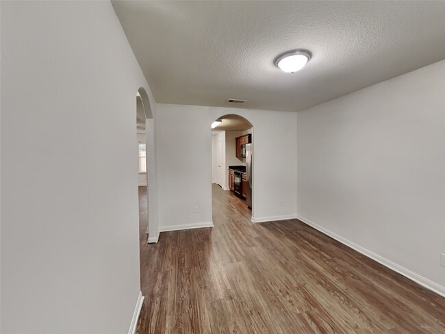 Building Photo - 10200 Red Fern Ct