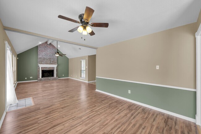Building Photo - 3519 El James Dr
